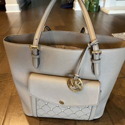 Michael Kors Shoulder Bag With Padding Laptop Space