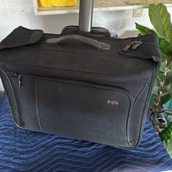 Swiss Army Rolling Suitcase