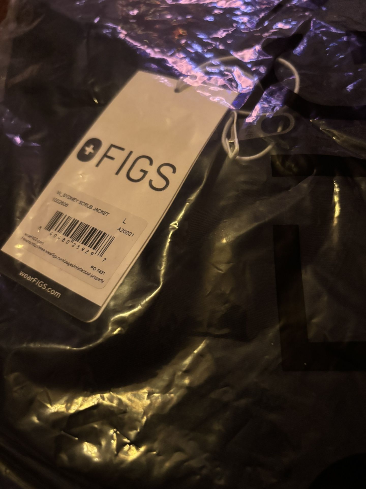 Men’s Size large Top & Bottom Scrubs 50.00 Firm