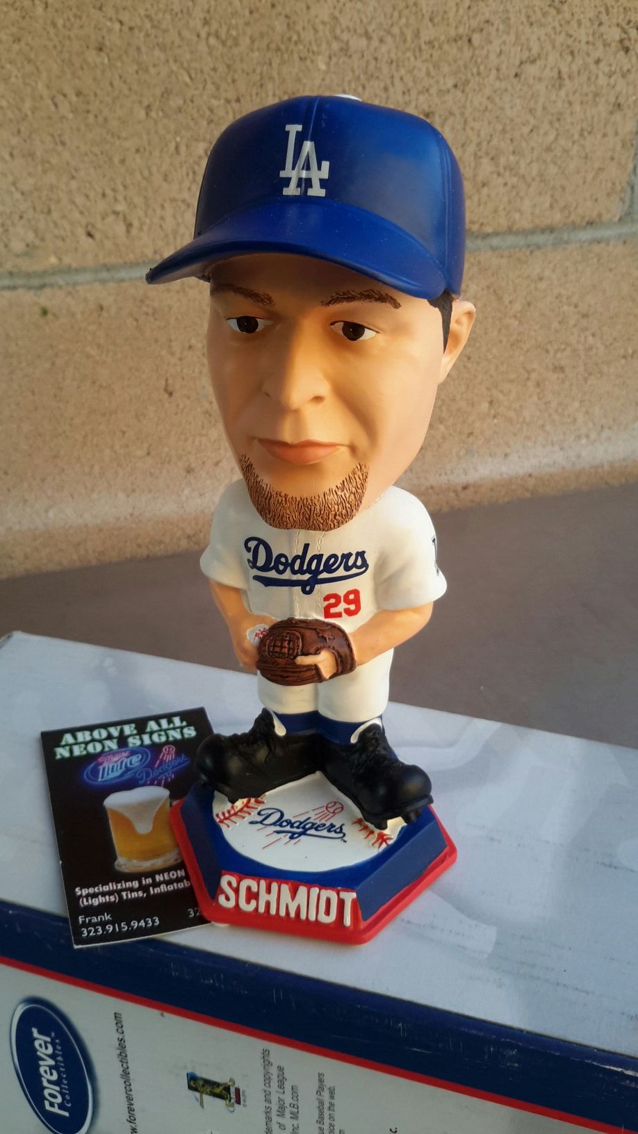 DODGERS JASON SCHMIDT KNUCKLEHEAD BOBBLEHEAD. ( ALSO PLENTY OF NEON SIGNS / LIGHTS AVAILABLE FOR SALE ).