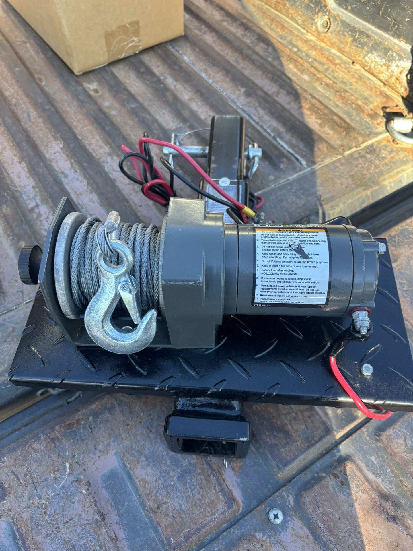 Tow Hitch With Winch 