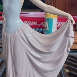 LLADRO DANCER FIGURINE