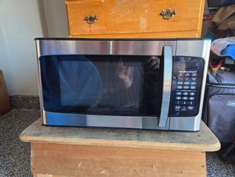 Hamilton Beach Microwave 1000W $25