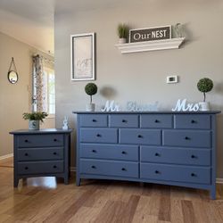 ✨🩶Gorgeous/Stunning Solid Dresser & Nightstand🩶✨