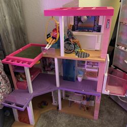 Barbie dream House 