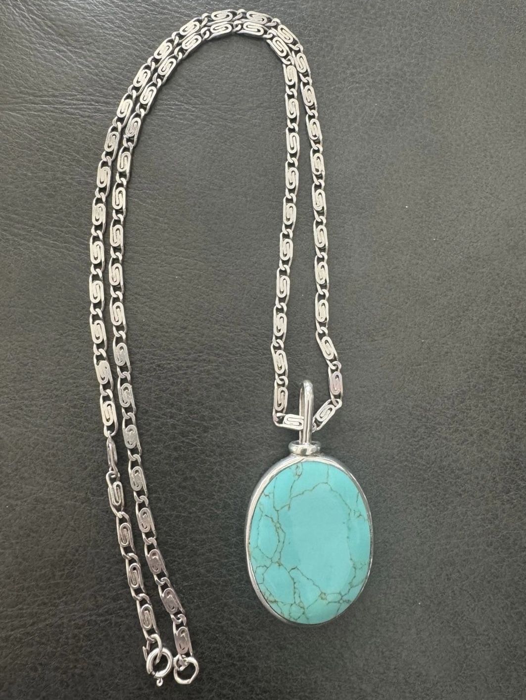 Vintage Sterling Silver 925 Mexico Turquoise 2.25” Pendant  Vintage sterling silver 925 chain necklace  In great condition  Marked 925 sterling  16.43