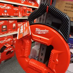 MILWAUKEE 50' POLYESTER FISH TAPE W/ NON - CONDUCTIVE TIP