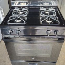 Black GE Gas Stove / Oven