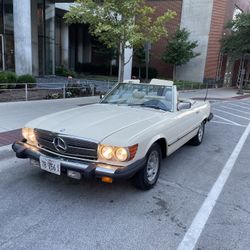 1984 Mercedes-Benz SL-Class