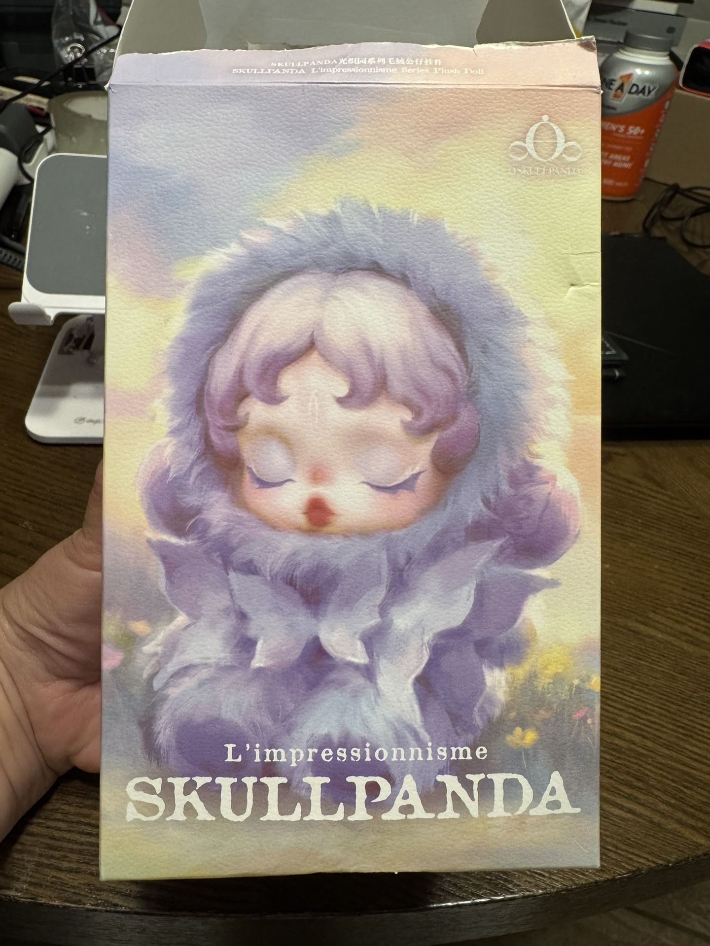 100% authentic pop mart skull panda Lightning
