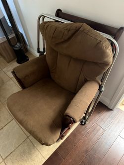 Maternity chair