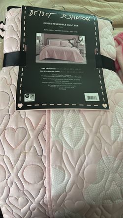 Betsey Johnson 2-Piece Reversible Twin Quilt Set
