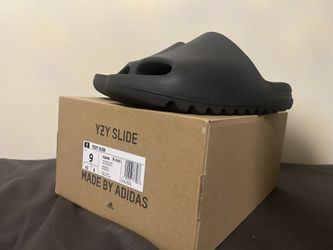 YEEZY SLIDE