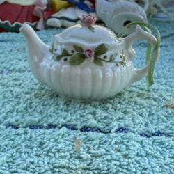 Three Piece Tea Set Porcelain