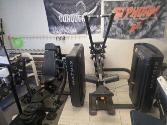 Matrix Chest Press & Matrix Lat Pull Down Commercial Gym Equipment Exercise Fitness Machines