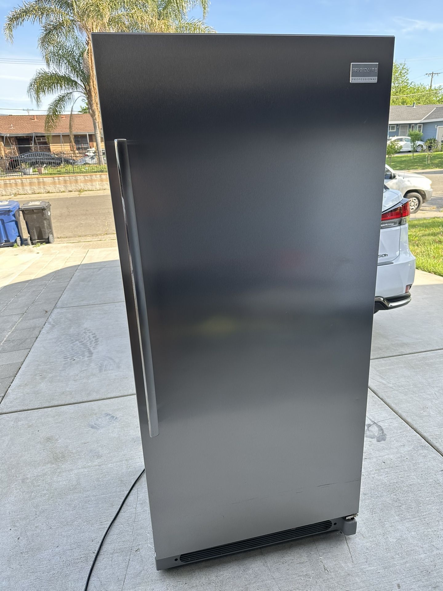 Up Ridge Fridge Upright Refrigerator for Sale in North Highlands, CA - OfferUp