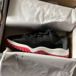 Jordan 11s Retro Lowsq