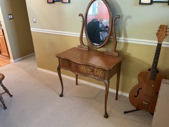 TIGER EYE VANITY W/ MIRROR.