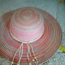 New ..Woman 16" round summer hat