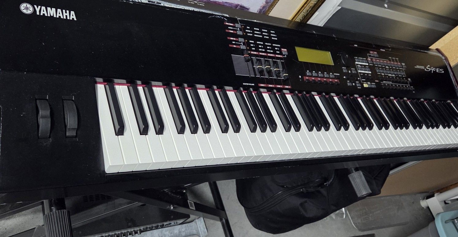Yamaha Key Board Stand Bench