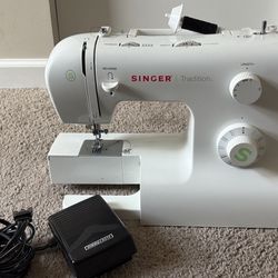 Singer Sewing Machine 