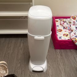 Diaper Genie Trash Can 