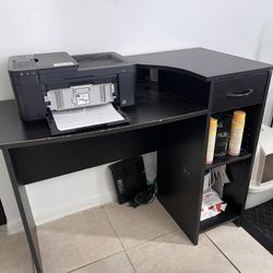 Black Desk 