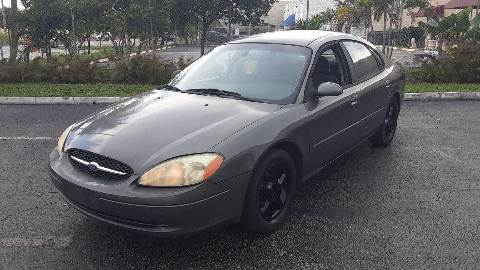 2003 Ford Taurus