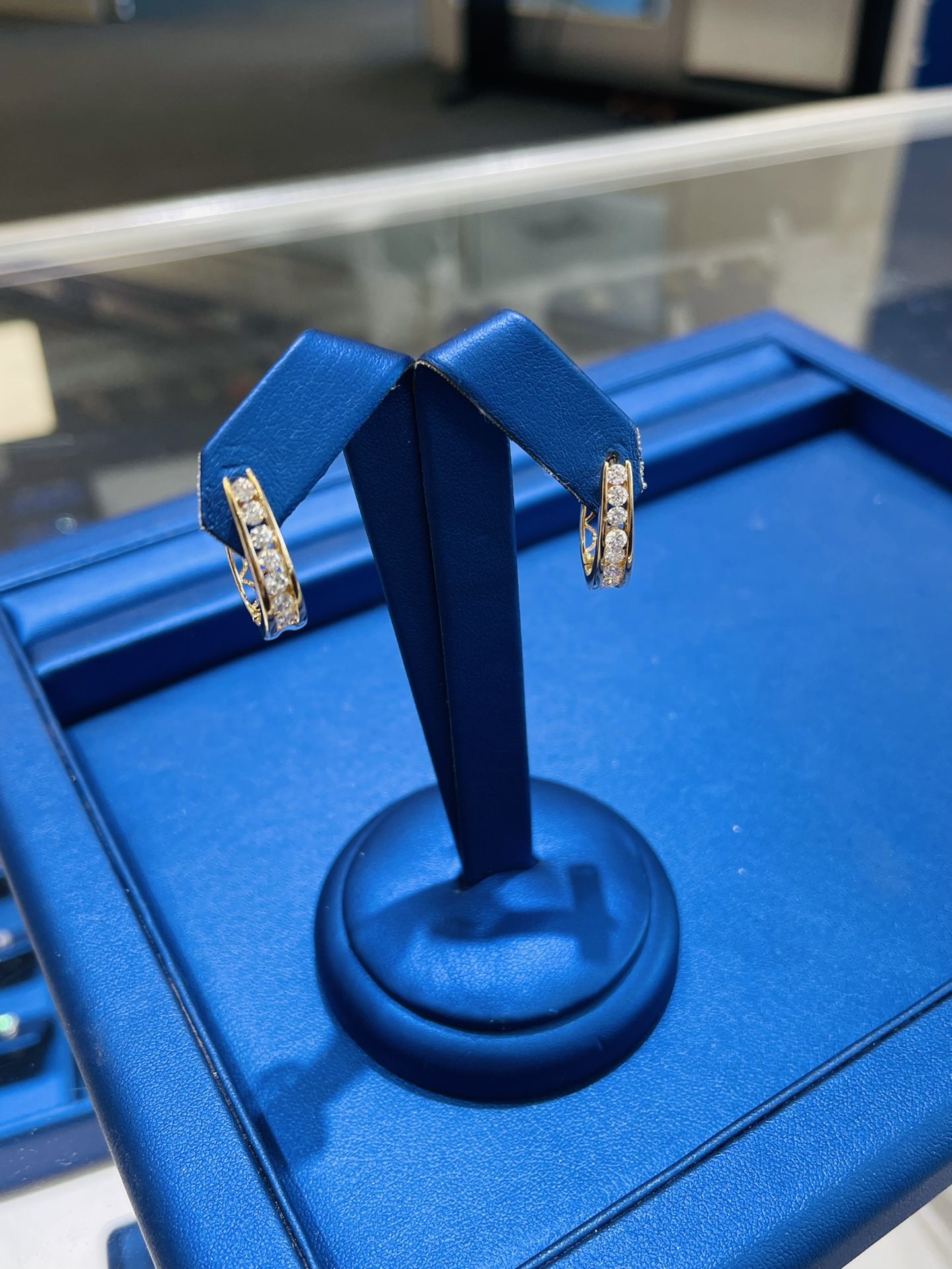 Gold Diamond Earring