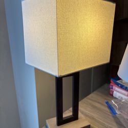 Modern Nightstand Lamp – Excellent Condition, Stylish Design