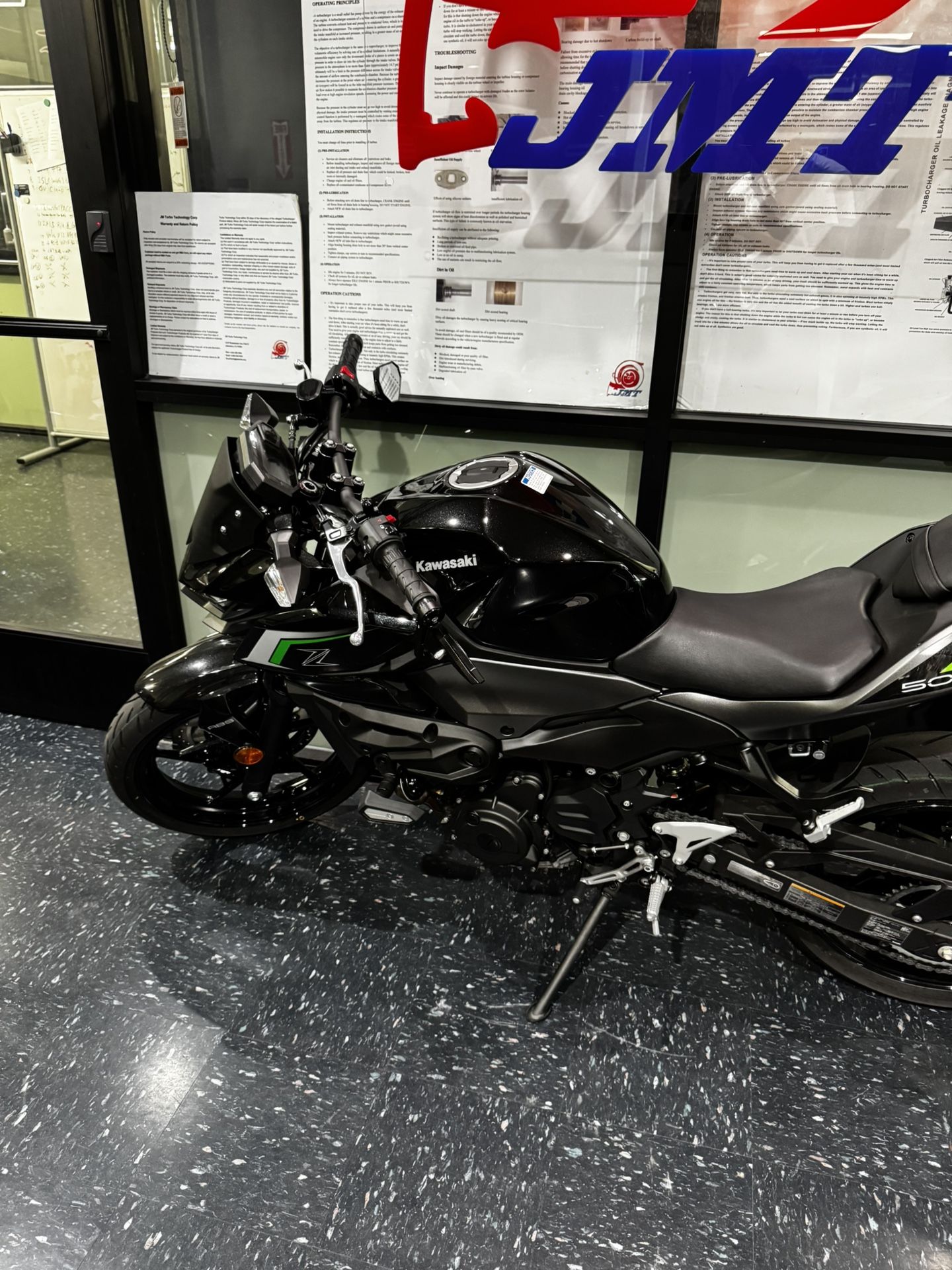 Kawasaki Z500 ABS 2025