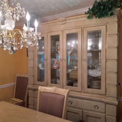 Dining Room Set. 6 Chairs,  Table & China Cabinet