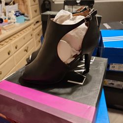 Size 9w Heels