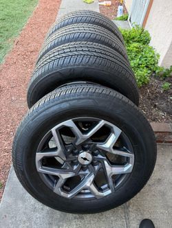 Chevy Silverado wheel and tires good 20