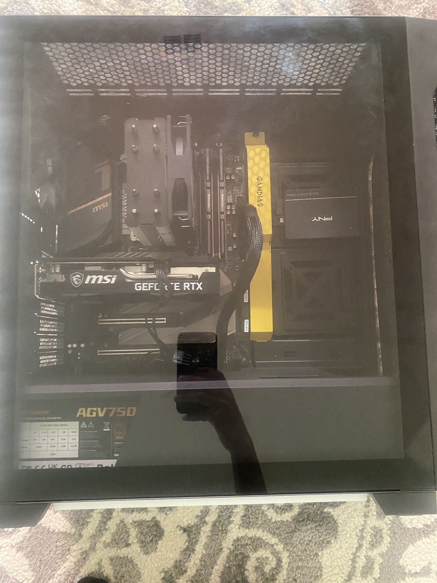 SELLING GAMING PC WITH A DAMAGED MOTHERBOARD