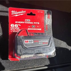 Milwaukee Red Lithium M18 XC 8.0 + XC 5.0