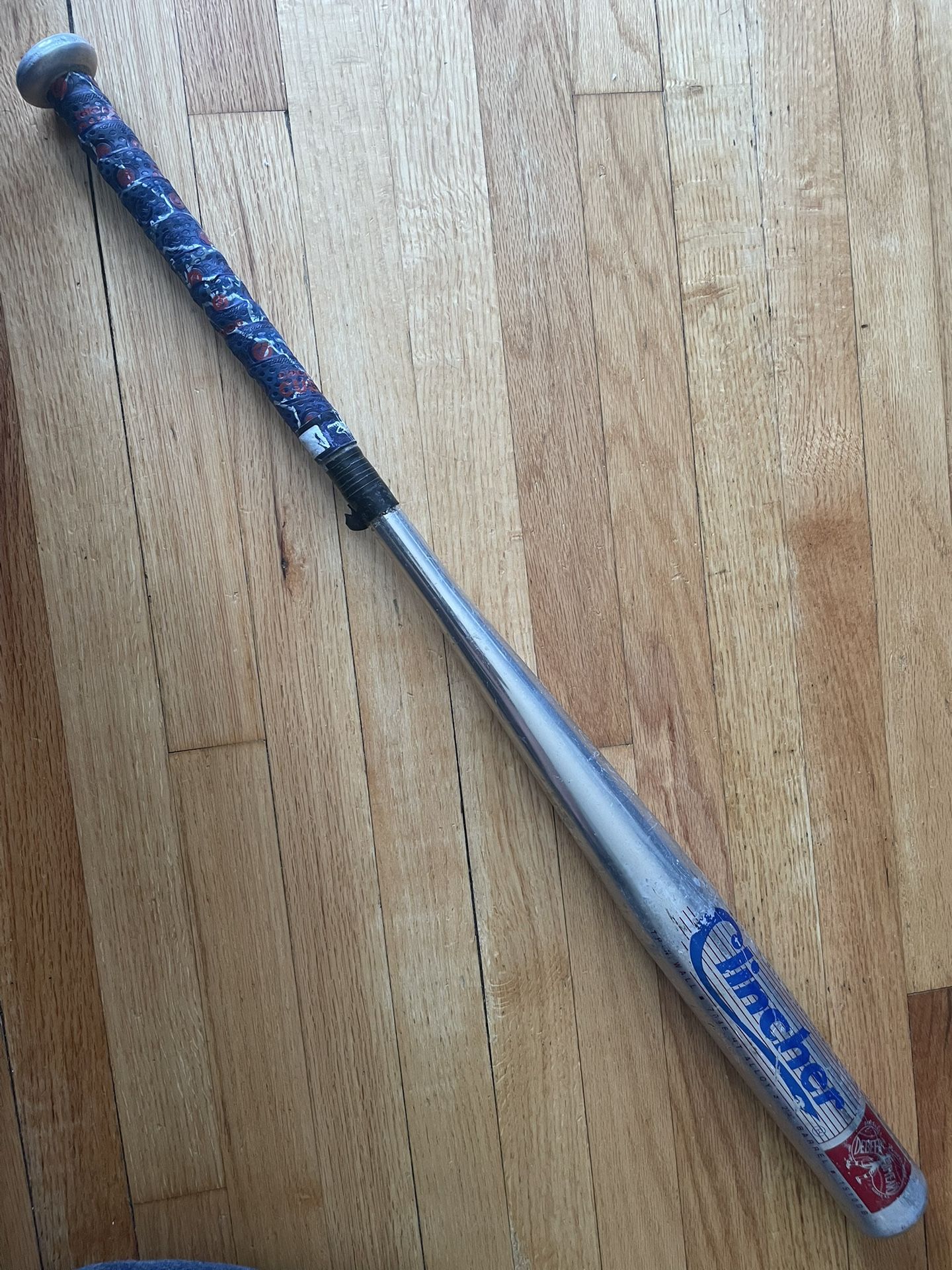 Vintage DeBeer Clincher 34” 40 oz 1510 DB Softball Bat 7046 Silver HT Alloy 2 1/4” Dia
