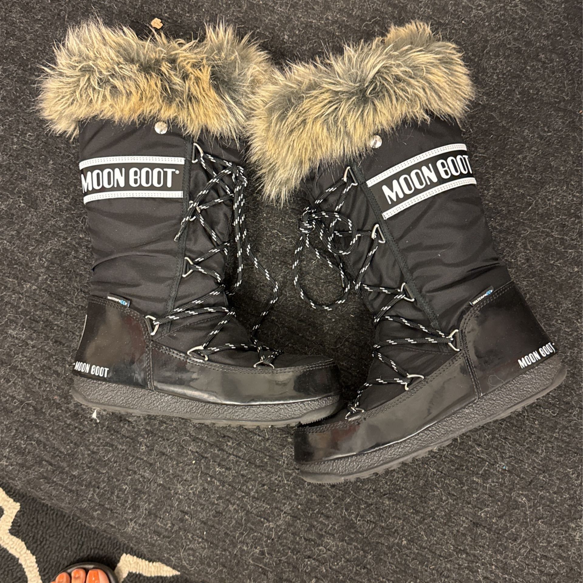 moon boots sz