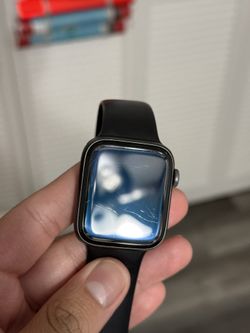Apple Watch SE 44mm With Cellular