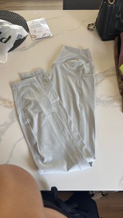 Pavoi Medium Leggings