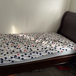 Twin Sleigh bed (FREE)