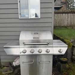 4 Burner Propane Grill