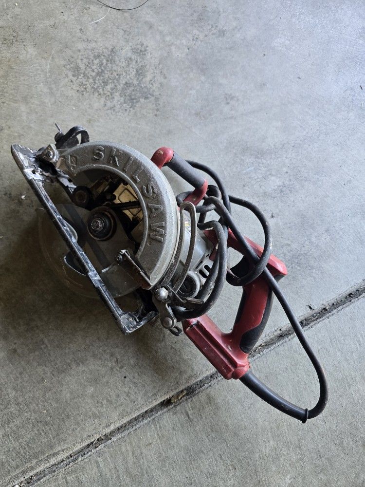 SKILSAW SAW 7 1/4 CORDED