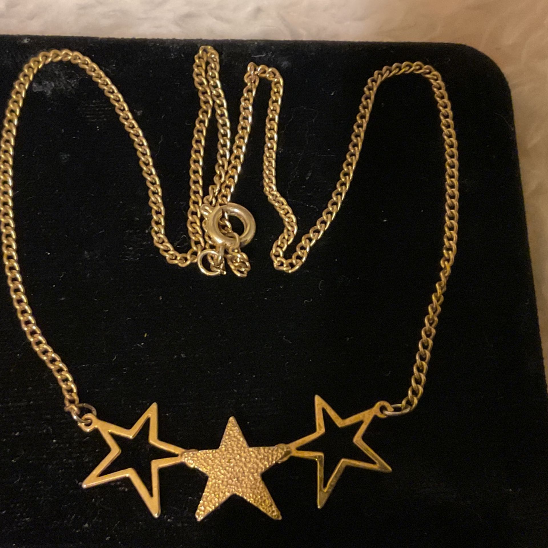 Gold tone Necklace With attached 3 Stars Pendant (SIR-h)