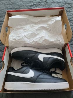 Women's Court Vision Low Sneaker Size 7