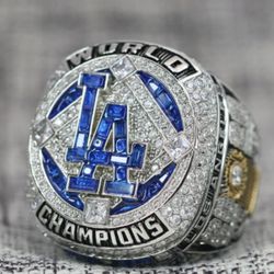 Dodgers Champions Ring + Wooden Box 