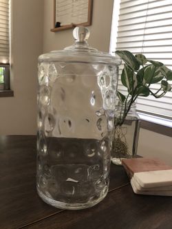 Glass canister with lid