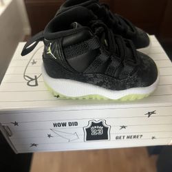 Jordan 11 Inner Beast Glow 2c