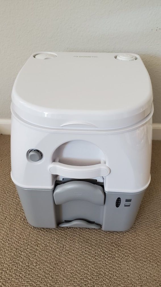 Dometic Portable RV/Marine Toilet, 5 Gallon, White, *Brand New*