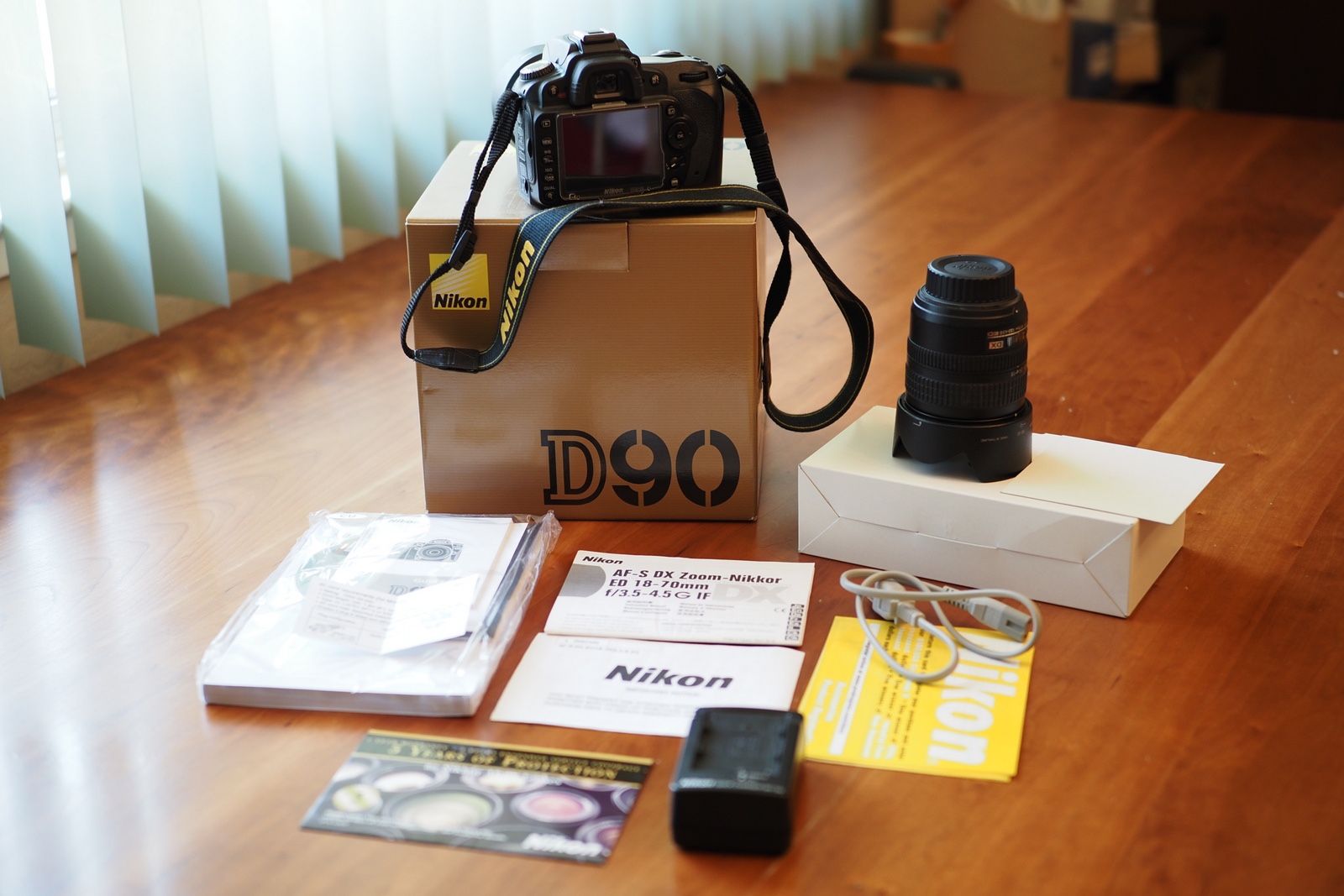 Nikon D90 DSLR Camera Kit